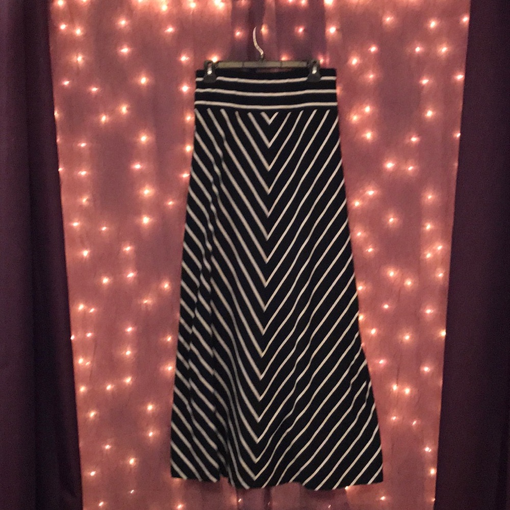 Knit chevron maxi skirt